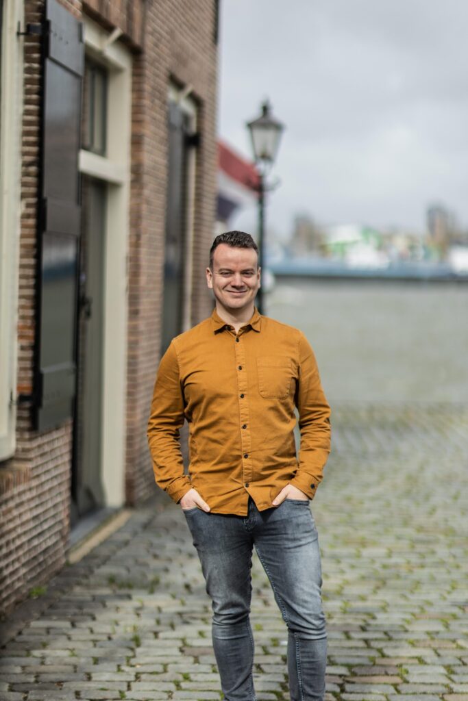 Maarten van Lit aan de Bomkade in Dordrecht